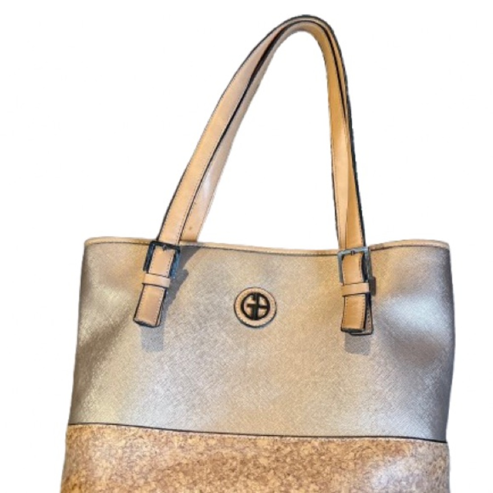 Giani Bernini Saffiano Elegant Tan Tote Bag - Picture 2 of 8